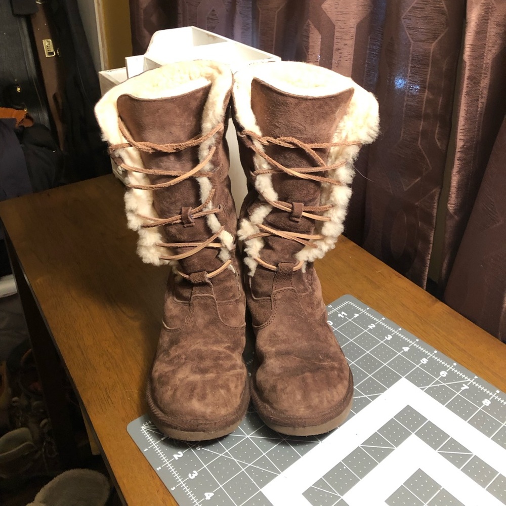 Tall suede lace up Ugg boots Whitley 5122